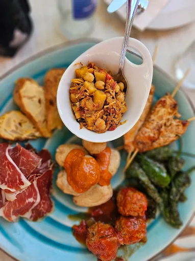 El Patio Mogan Restaurant Restaurante Bar Playa de Mogán Spanien mediterrane Spezialitäten Fresh Mediterranean cuisine Food Mogan