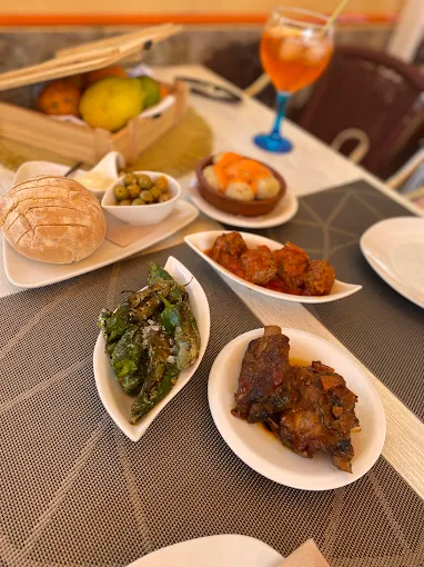 El Patio Mogan Restaurant Restaurante Bar Playa de Mogán Spanien mediterrane Spezialitäten Fresh Mediterranean cuisine Food Mogan